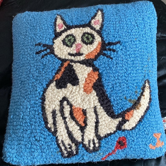 Wool Velvet Handmade Vintage Cat Pillow - Picture 7 of 12